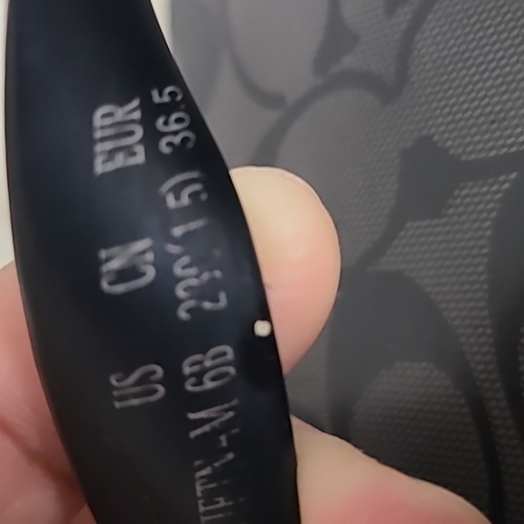 COACH SANDALS SIZE 6 IN GOOD CONDITION. - Picture 6 of 8